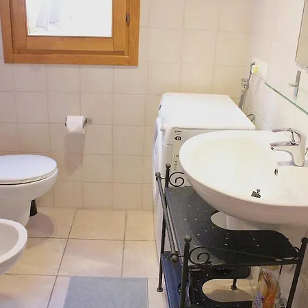 Vista Piscina بيت للعطل Perledo